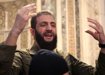 سوريا.. أحمد الشرع يعد بحل قوات الأمن التابعة لنظام الأسد