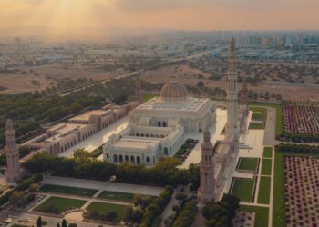 توضيح رسوم لدخول جامع السلطان قابوس الأكبر