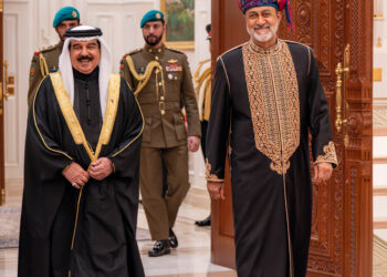 جلالةُ السُّلطان المعظم يُقيم مأدبة عشاءٍ رسميّةً تكريمًا لملك البحرين