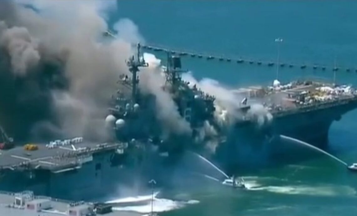 الحوثيون: استهدفنا حاملة طائرات أمريكية بصاروخين و4 طائرات مسيرة