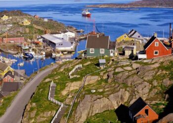 حلفاء ترامب بمجلس النواب يتداولون مشروع قانون لشراء غرينلاند