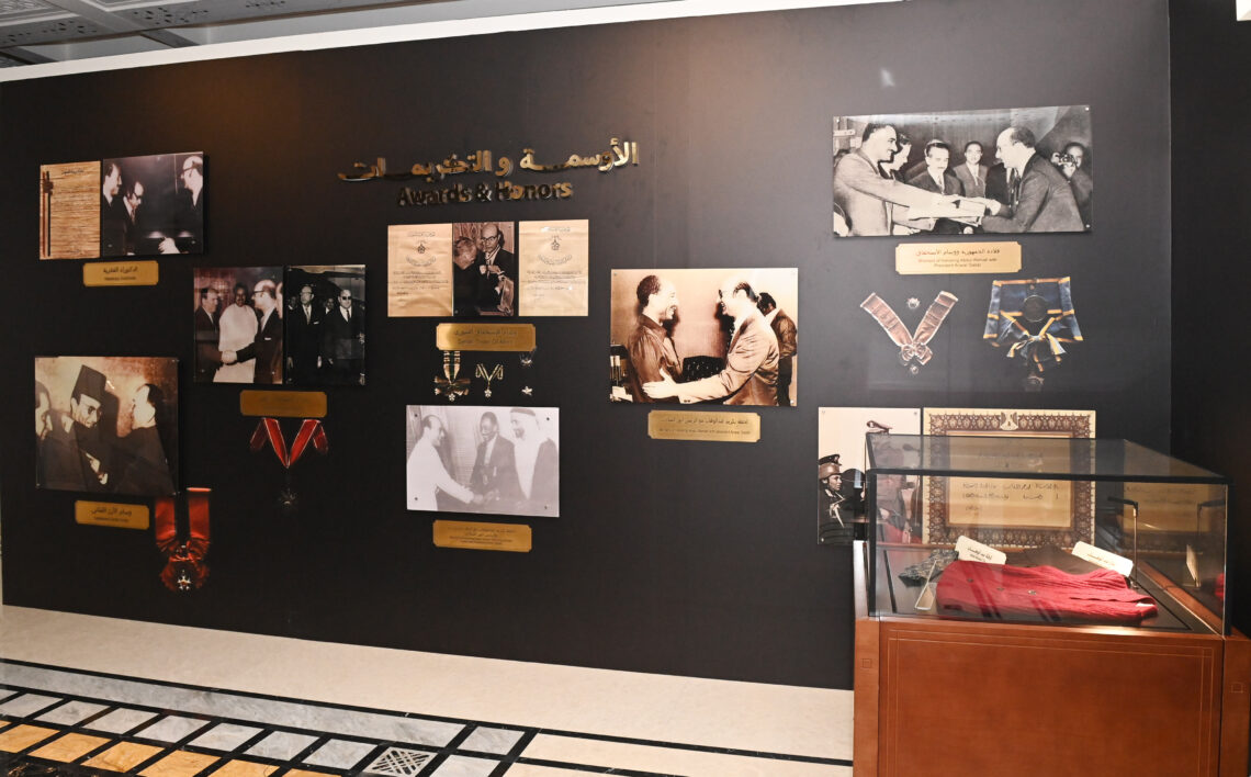 منحه السلطان قابوس “وسام عُمان” .. دار الأوبرا السلطانية تفتتح معرضًا لأهم أعمال الموسيقار المصري محمّد عبد الوهّاب