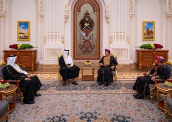 جلالةُ السُّلطان المعظم يُقيم مأدبةَ عشاء رسميّةً تكريمًا لأميرِ دولة قطر