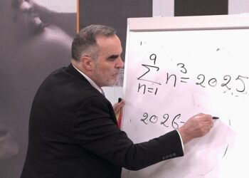 عالم أفغاني: عام 2025 سيكون نقطة تحول للبشرية جمعاء