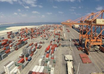 الميزانُ التجاريُّ لسلطنة عُمان يسجّل فائضًا بأكثر من 7 مليارات ريال