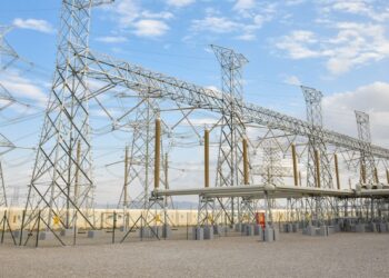 الخميس.. الاحتفال بوضع حجر الأساس لمشروع ربط جزيرة مصيرة بشبكة نقل الكهرباء الرئيسية