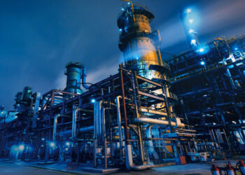 تراجع إنتاج المصافي والصناعات البترولية في سلطنة عمان