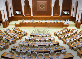 مجلس الشورى العُماني يناقش مشاريع قوانين جديدة لتنظيم العقارات ومكافحة الاتجار بالبشر