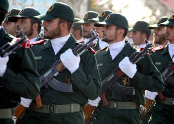 الحرس الثوري الإيراني يهدد أعداء طهران بإرسالهم إلى "قعر جهنم"