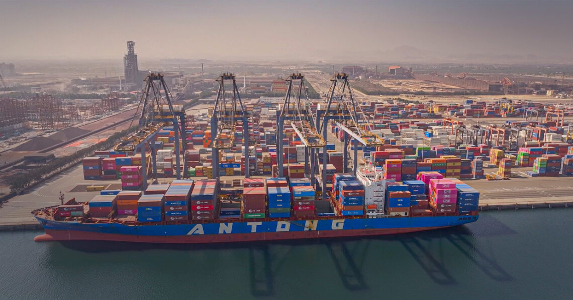 الموانئ العُمانية تهيمن على التبادل التجاري بـ16.5 مليار ريال في 2024
