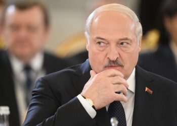 رئيس بيلاروسيا: زيلينسكي كان "بمثابة ابني" لكنه تصرف في النهاية كـ "وغد"!