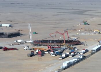 مؤسسة هندية تموّل مشروع الهيدروجين الأخضر والأمونيا الخضراء بالدقم