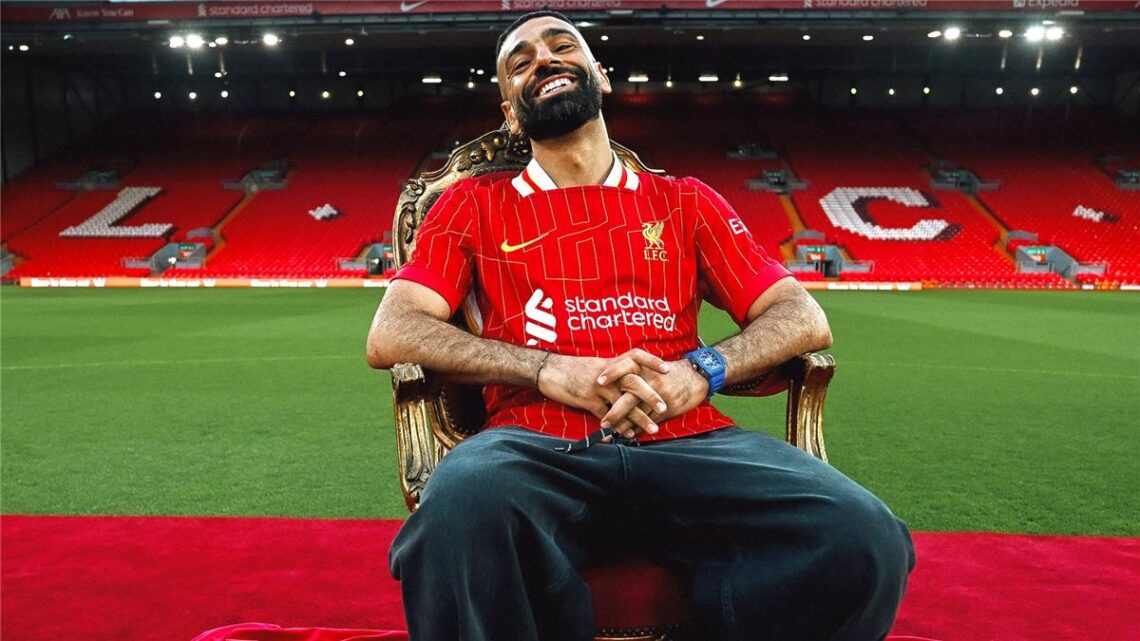 “أراد المساواة مع رونالدو” .. كواليس جديدة وراء فشل انتقال محمد صلاح إلى الهلال