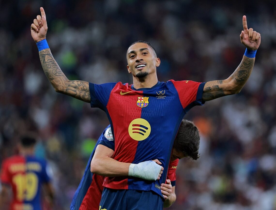 أرقام مرعبة .. تفاصيل عرض الهلال لضم رافينيا من برشلونة