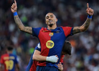 أرقام مرعبة .. تفاصيل عرض الهلال لضم رافينيا من برشلونة