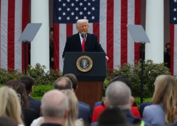 "سوريا والعراق الأعلى".. ترامب يمنح عُمان ودول الخليج ومصر والمغرب أقل رسوم جمركية