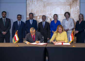 سلطنة عُمان ومملكة هولندا توقّعان اتفاقيات في عدة مجالات