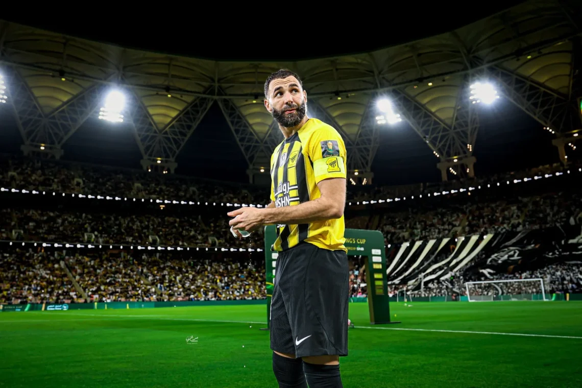 “ظنوا أنه الرباط الصليبي” .. طبيعة إصابة بنزيما وموقفه من مباراة الفتح والاتحاد