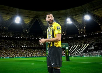 “ظنوا أنه الرباط الصليبي” .. طبيعة إصابة بنزيما وموقفه من مباراة الفتح والاتحاد