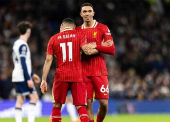 على طريقة بيكيه ونيمار.. محمد صلاح يثير الجدل ويقلق ريال مدريد حول مستقبل آرنولد