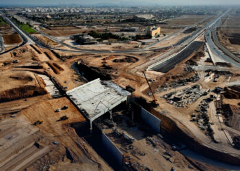 مشروعات طرق جديدة في صلالة لتعزيز البنية التحتية بكلفة 17.6 مليون ريال