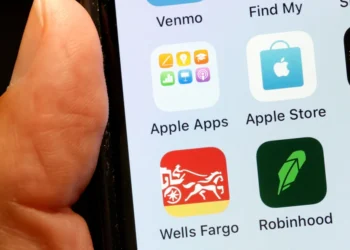 بالأرقام.. مبالغ طائلة يجنيها مطورو تطبيقات “أبل”