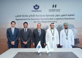 اتفاقية لتعزيز حلول لوجستية مستدامة لنقل خام الحديد بين سلطنة عمان والإمارات