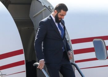 أحمد الشرع يحدد شرطا لحصول المقاتلين الأجانب على الجنسية السورية