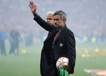 “خطوة واحدة كانت ستمنعني عن الانتقال لريال مدريد” .. مورينيو يروي كواليس رحيله المؤثر عن إنتر