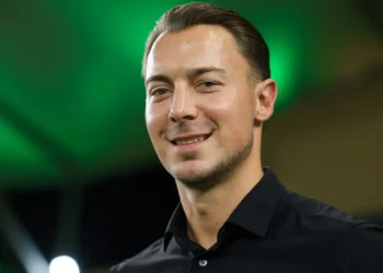 “رشح للهلال أولًا ولهذا رُفض” .. كواليس مثيرة من تعاقد الأهلي مع ماتياس يايسله