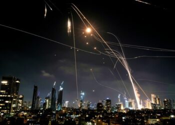 إسرائيل.. دمار واسع في تل أبيب خلفه الهجوم الإيراني