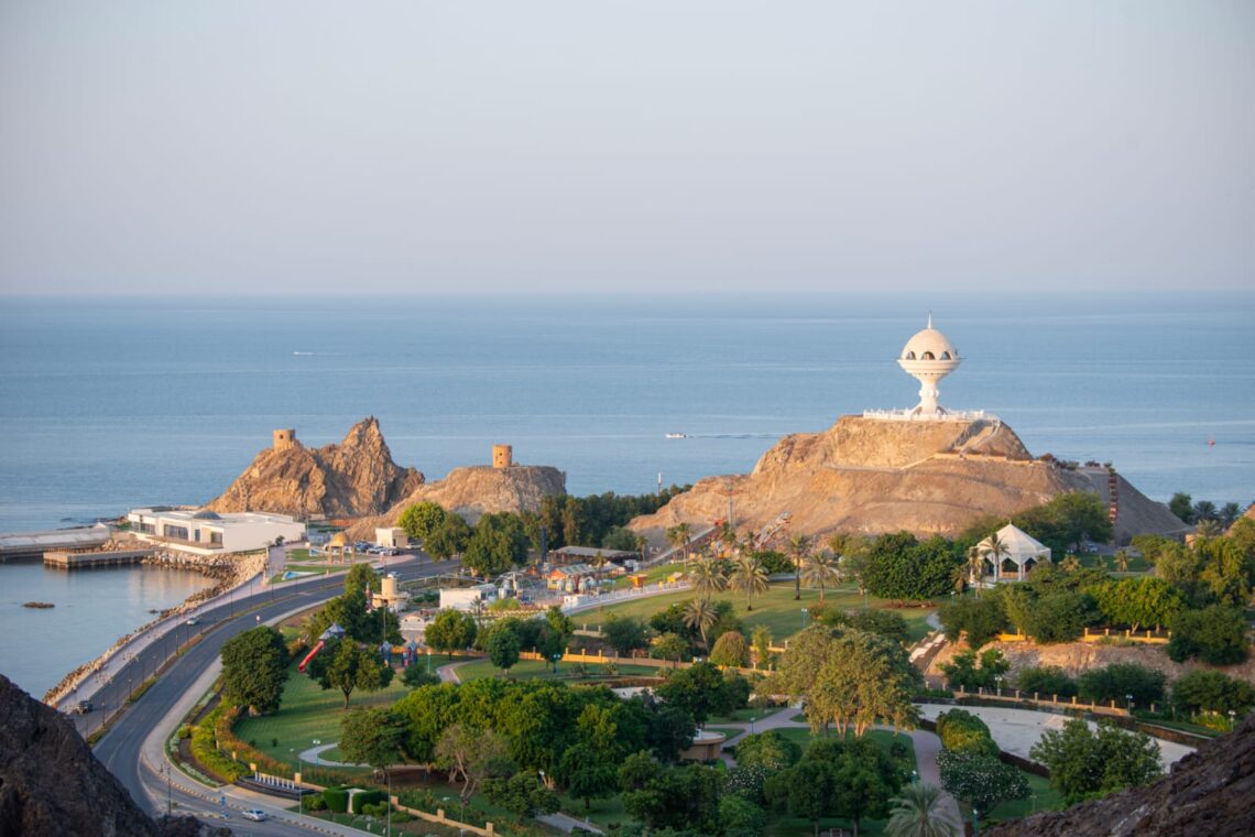 إقامة مشروعات متنوعة في الأنماط السياحية الترفيهية في مختلف محافظات السلطنة