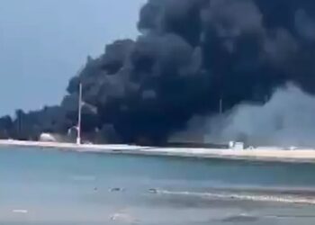 إيران.. 3 قتلى و10 مصابين إثر حريق في خزان ميثانول بميناء بوشهر