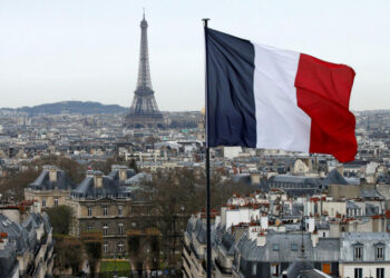 فرنسا: لا سبب لإجراء تغيير في طاقمنا الدبلوماسي بالشرق الأوسط