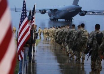 نظراً لاحتمال وقوع "اضطرابات إقليمية".. الولايات المتحدة تقلّص وجود الموظفين غير الأساسيين في الشرق الأوسط