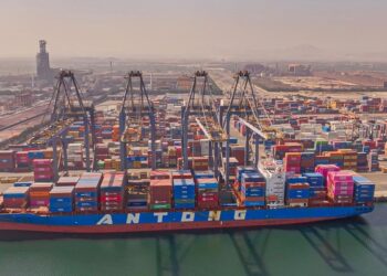 أكثر من 2.4 مليار ريال عُماني فائض الميزان التجاري لسلطنة عُمان