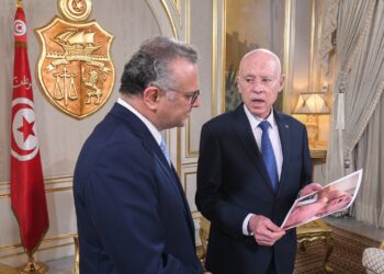 الرئيس التونسي يواجه كبير مستشاري ترامب بصور أطفال غزة (فيديو + صور)