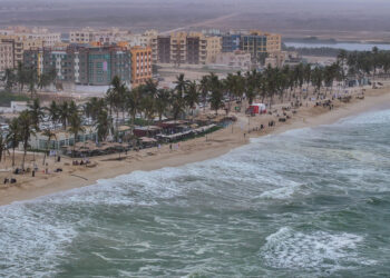 شواطئ محافظة ظفار.. وجهات سياحية جذابة في موسم الخريف