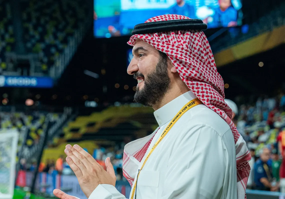 “صمته كان مدويًا واختصر النقص بنجم واحد” .. الفوز على السيتي يُنقذ رئيس الهلال ويُحوله إلى بطل!