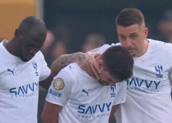 “عائلة جوتا اتصلت بروبن في منتصف الليل” .. بونو يكشف كواليس معاناة نيفيز وكانسيلو بعد وفاة جوتا