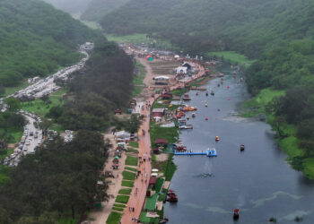 أكثر من 400 ألف زائر لـ "خريف ظفار" بنهاية يوليو الماضي