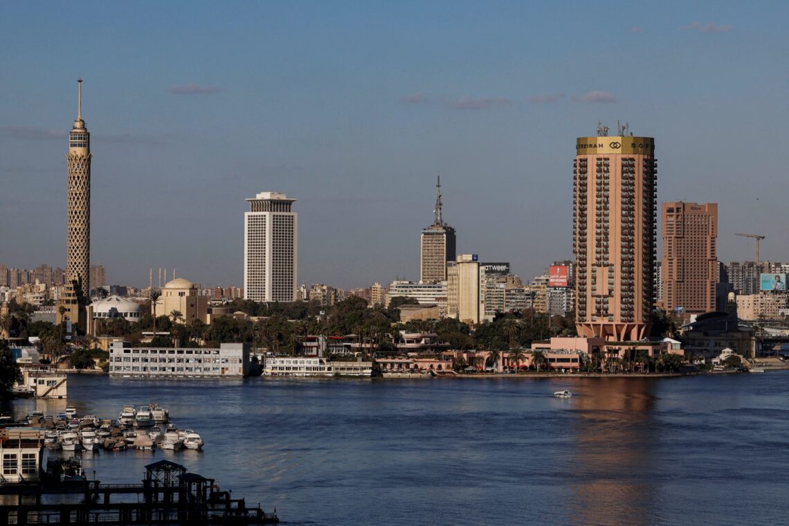 القاهرة تحذر من المشاركة في "جريمة تهجير الفلسطينيين"