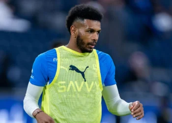 بين محاولة إثبات نفسه واحتمالية إحداث كارثة .. تدخل علي البليهي في مران الهلال على زميله يثير القلق