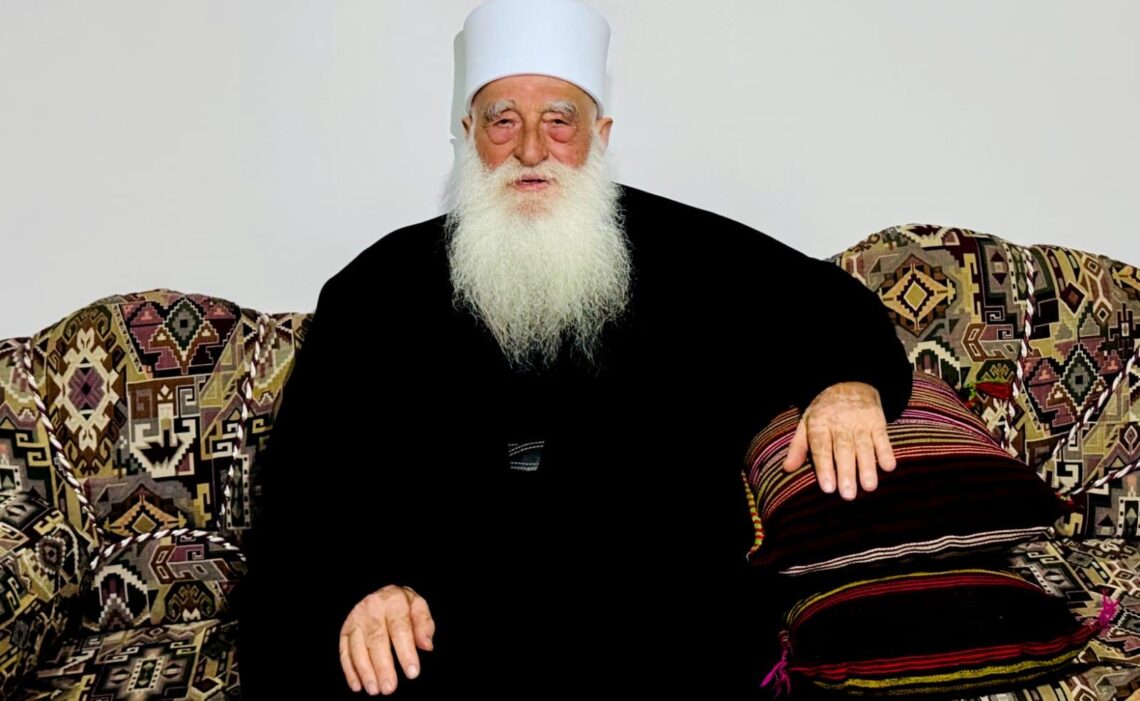 سوريا.. شيخ عقل الموحدين الدروز في السويداء يشن "هجوما حادا" على دمشق