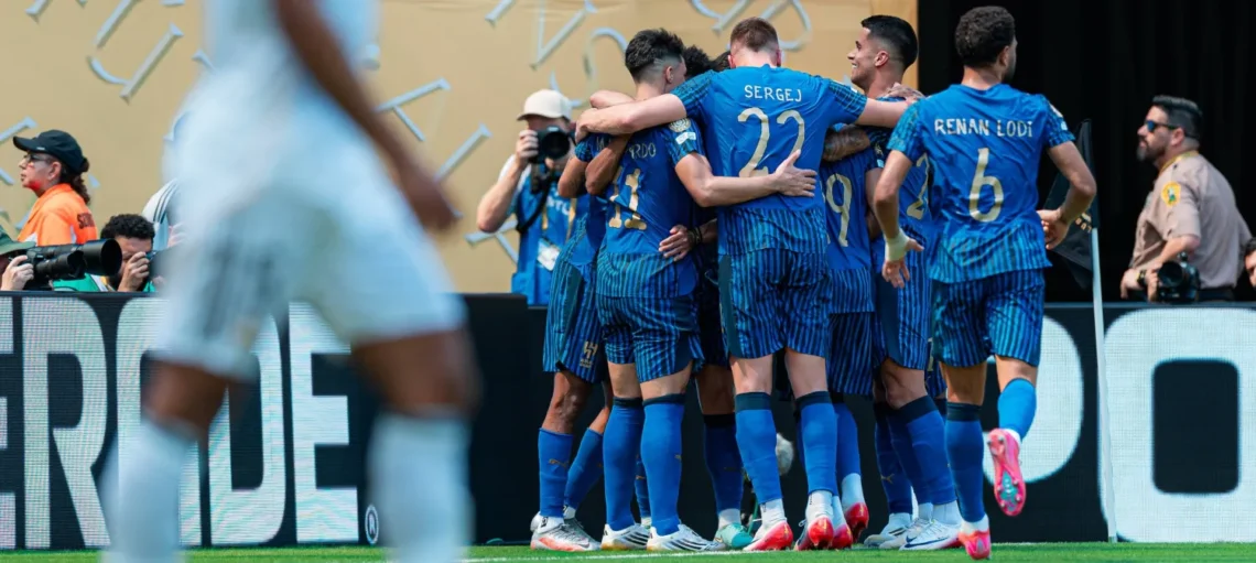 يفكر جديًا في هذه الصفقة! .. مفاجأة جديدة قد تغيّر خريطة تعاقدات الهلال