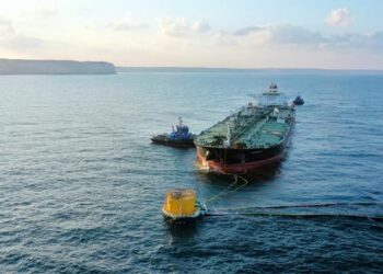 سلطنة عمان توقع اتفاقيتان مع العراق لتخزين وتسويق النفط