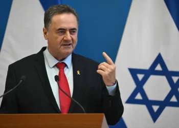 "سيأتي دورك".. وزير الدفاع الإسرائيلي يوجه تهديدًا مباشرًا لـ "عبد الملك الحوثي"