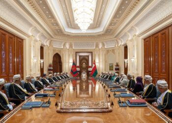 جلالة السُّلطان المعظم يتفضّل فيترأس اجتماع مجلس الوزراء بقصر المعمورة العامر في صلالة