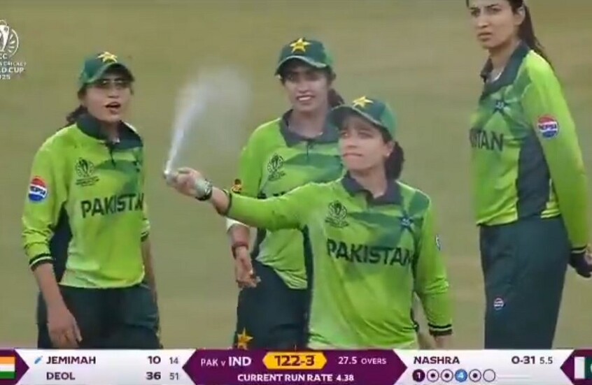 "بخاخ" يشعل أزمة بين سيدات الهند وباكستان بالكريكيت (فيديو)